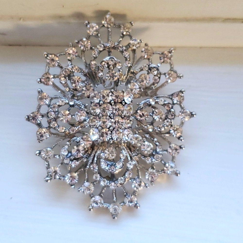 Vintage Rhinestone Flower Brooch